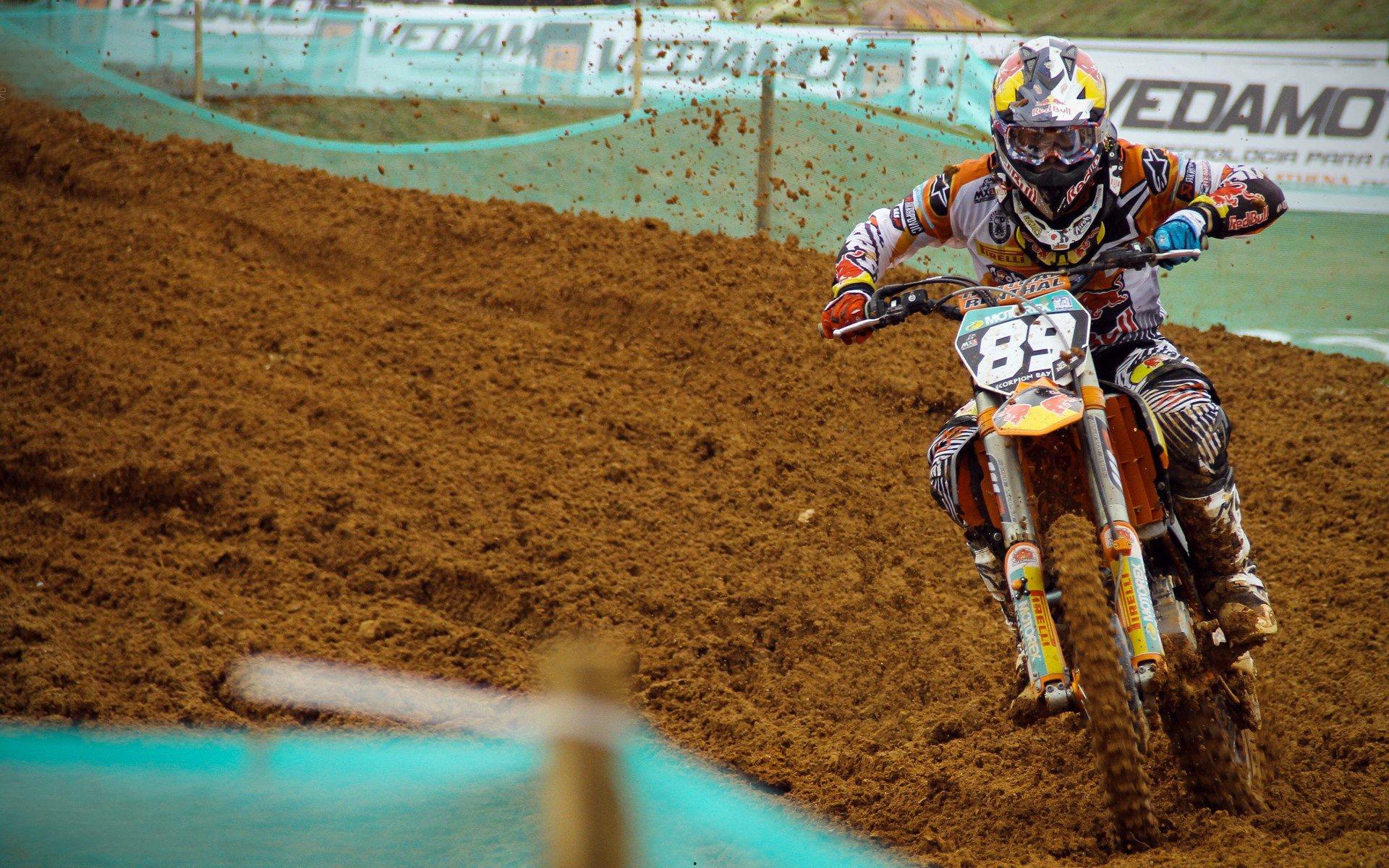 热刺中场核心麦迪逊遭遇十字韧带重伤,新赛季征程蒙上厚重阴影