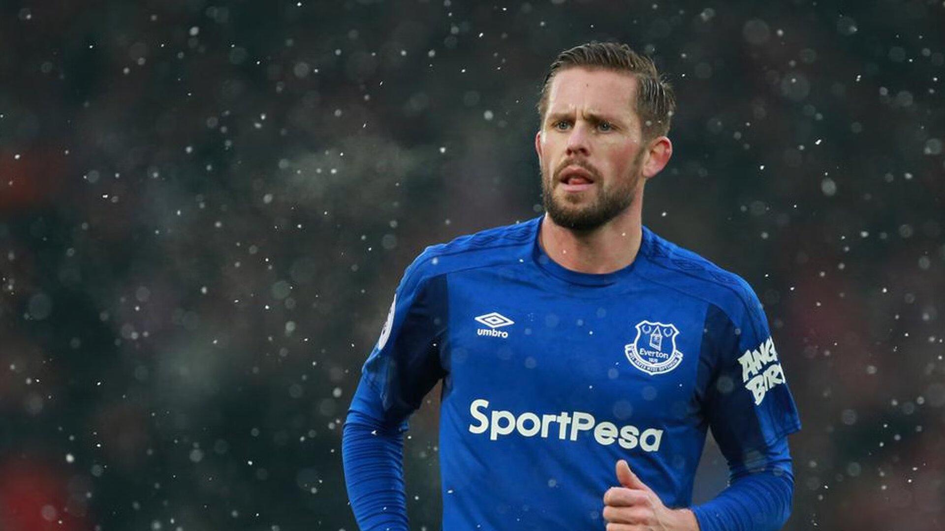 巴萨夺冠之路，莱万开局锋芒毕露，防线收官铸就传奇